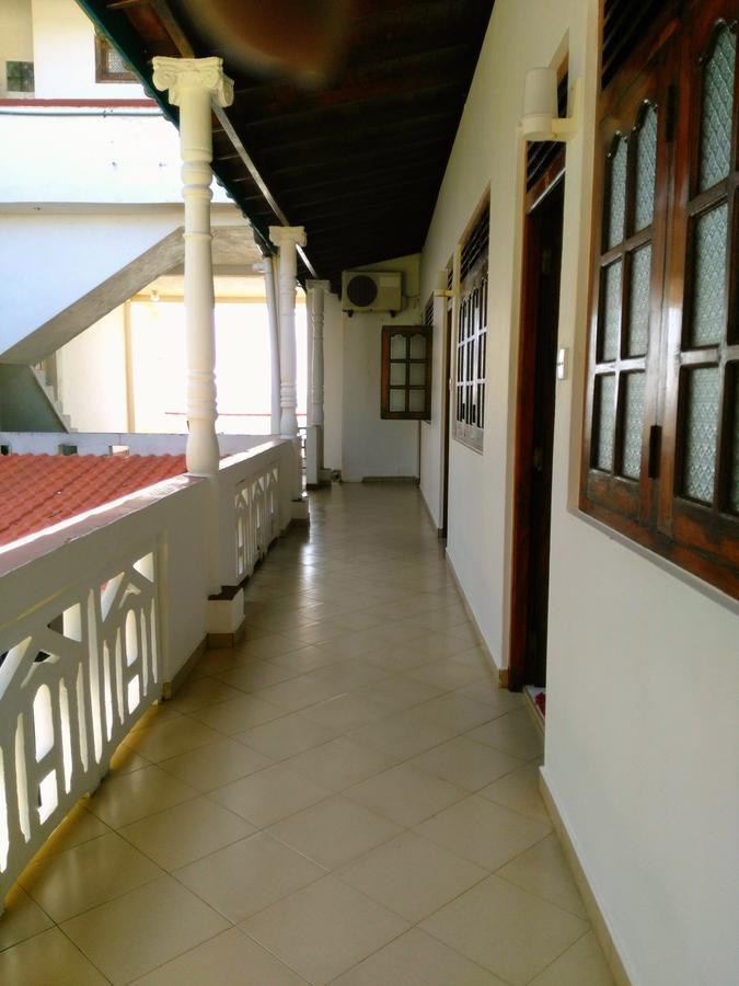 Sunnys Beach Guest House Hikkaduwa Exterior foto